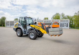Колісні навантажувачі Kramer 8115