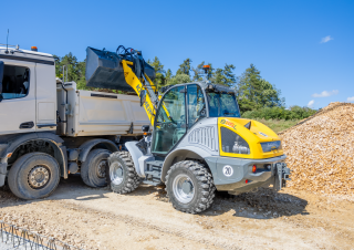 Колісні навантажувачі Kramer 8115L