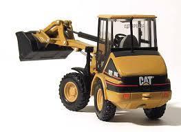Колісні навантажувачі Caterpillar 906