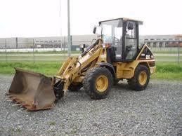 Колісні навантажувачі Caterpillar 906