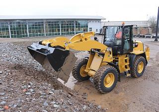 Колісні навантажувачі Caterpillar 918M