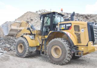 Колісні навантажувачі Caterpillar 966M XE