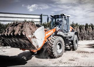 Колісні навантажувачі weycor AR 680
