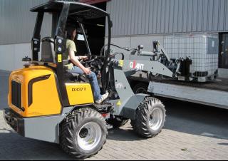 Колісні навантажувачі Giant D 337 T