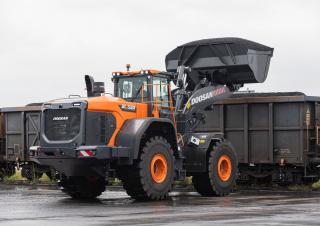 Колісні навантажувачі Doosan DL580-7