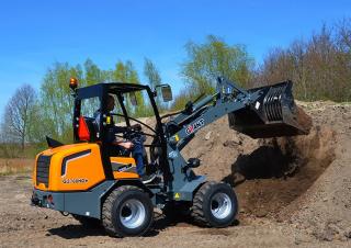 Колісні навантажувачі Giant G2700 HD+