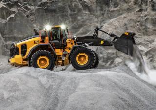 Колісні навантажувачі Volvo L220 
