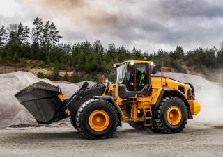 Колісні навантажувачі Volvo L220 