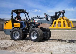 Колісні навантажувачі Giant V 6004 T X-TRA