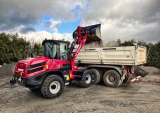 Колісні навантажувачі Yanmar V120