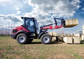 Колісні навантажувачі Yanmar V7-HW