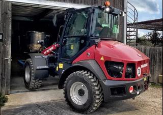 Колісні навантажувачі Yanmar V7