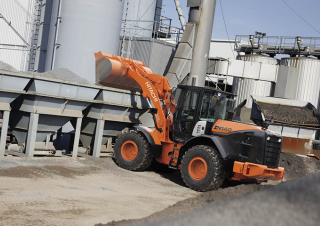 Колісні навантажувачі Hitachi ZW140-5B