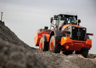 Колісні навантажувачі Hitachi ZW220-6