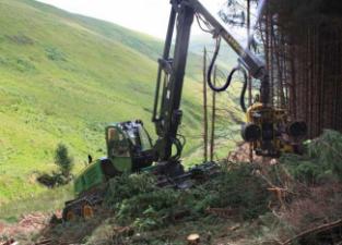 лісозаготівельне обладнання Комбайни John Deere 1270 E IT4
