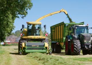 Кормозбиральні комбайни 2-силові Krone BiG X 630