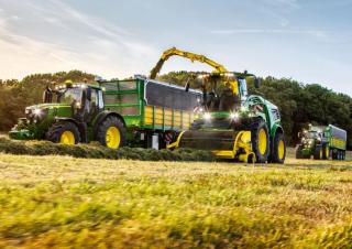 Кормозбиральні комбайни 4-силові John Deere 9900 