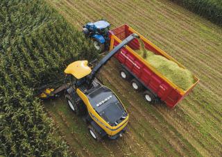 Кормозбиральні комбайни 4-силові New Holland FR 850