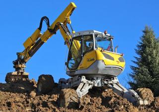крокуючі екскаватори Menzi M540