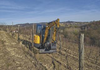 Міні-екскаватори New Holland E26C