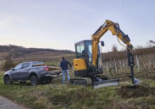 Міні-екскаватори New Holland E26C