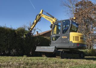 Міні-екскаватори New Holland E57C