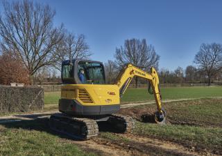 Гусеничні екскаватори New Holland E60C