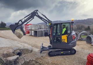 Міні-екскаватори Volvo EC37