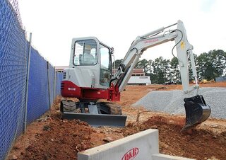 Міні-екскаватори Takeuchi TB 138 FR