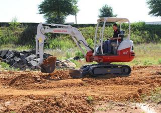 Міні-екскаватори Takeuchi TB 230
