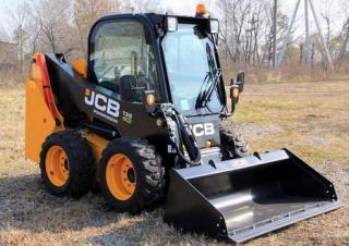 Міні-навантажувачі JCB 135
