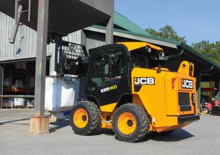 Міні-навантажувачі JCB 225