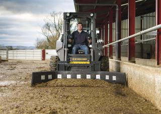 Міні-навантажувачі New Holland L220