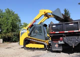 Міні-навантажувачі Gehl RT 210 DXT Dual