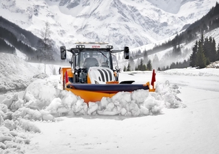 Трактори 4WD Steyr 4075 Kompakt S Basis 
