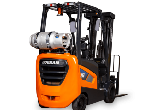 навантажувач з вилковим захватом LPG Doosan GC18S-9