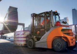 навантажувач з вилковим захватом LPG Still RX 70-40 T