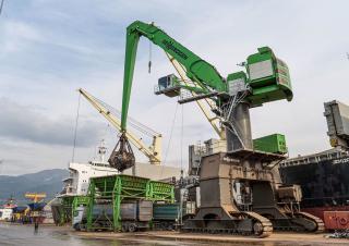 Екскаватори для перевалки Sennebogen 895R E Hybrid  