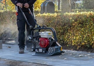 Віброплита Односпрямовані віброплити Giant GP2155G