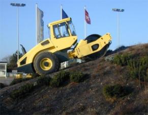 Катки одновальцові дорожні катки Bomag BW 211 D-4