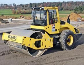 Катки одновальцові дорожні катки Bomag BW 213 DH-4