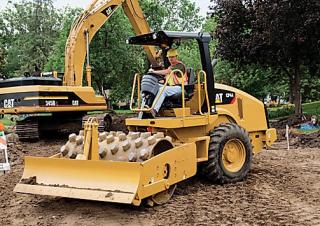 Катки одновальцові дорожні катки Caterpillar CP44