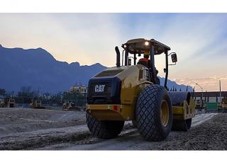 Катки одновальцові дорожні катки Caterpillar CS12 GC