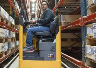 Палетні візки Палетні візки Sit Down Rider Platform Caterpillar NPS20N2
