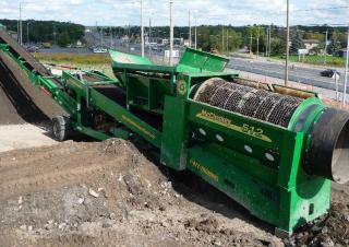 Пересувні сортувальні грохоти з барабаном McCloskey 512R