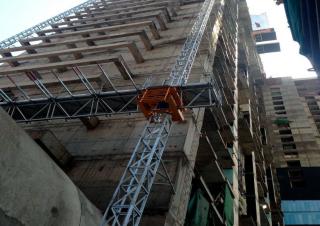 підйомник щоглового типу з робочою платформою Climber International P40