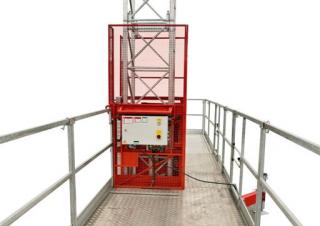 підйомник щоглового типу з робочою платформою Scanclimber Kosmos SC4000 