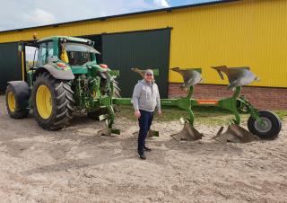 Плуги Amazone Cayros XM 3-850 V