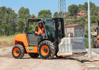 Позашляхові навантажувачі Ausa C 251 H x2