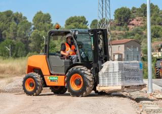 Позашляхові навантажувачі Ausa C 251 H x4